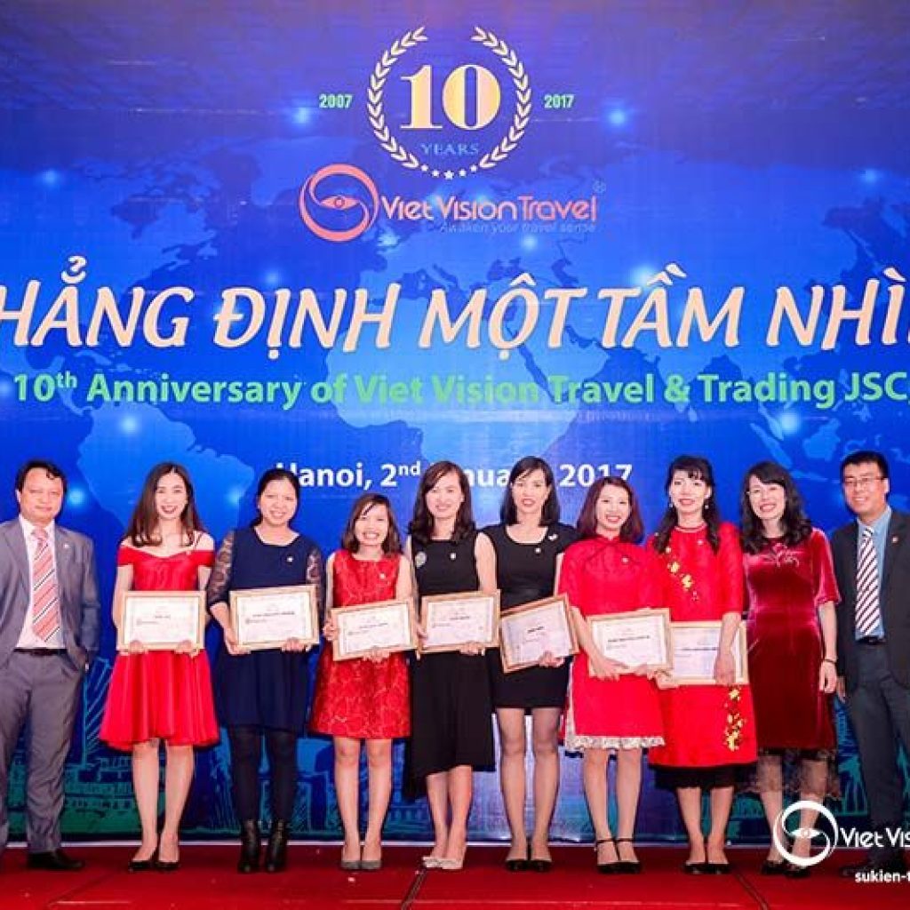 Tổ chức lễ kỷ niệm thành lập 10 năm cho công ty doanh nghiệp