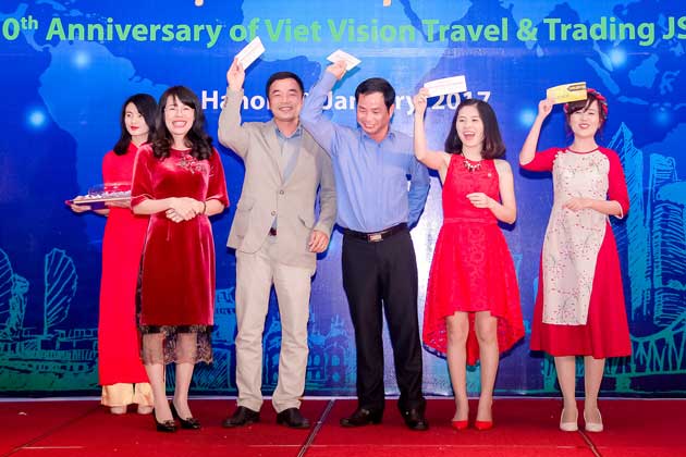 Phần quà tổ chức lễ kỷ niệm thành lập công ty hấp dẫn