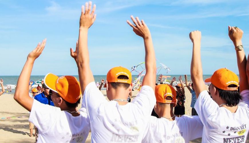 to chuc team building