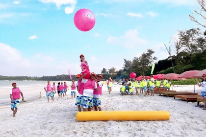 Tổ chức team building bãi biển tại Quan Lạn: LG Display | We Are One