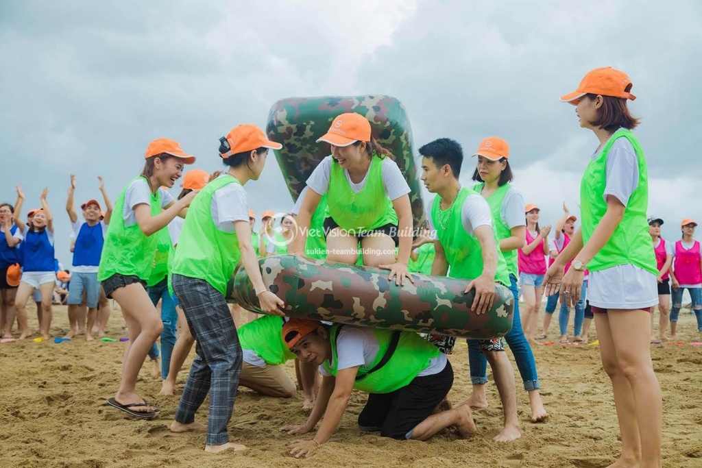 Tổ chức chương trình team building & gala dinner tại Sầm Sơn - Fujimold | Làm hết sức, chơi hết mình