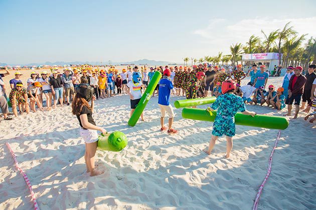 Tổ chức trò chơi Team Building ngoài trời