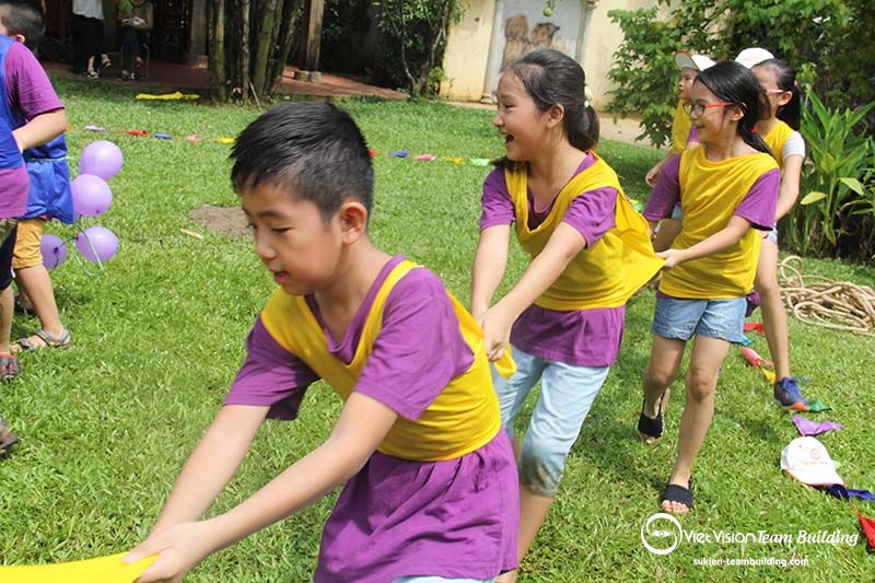 Tổ chức trò chơi team building tập thể tại khu du lịch sinh thái Long Việt
