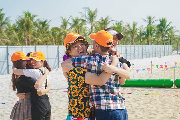 Trò chơi team building ngoài trời trí tuệ, vui nhộn