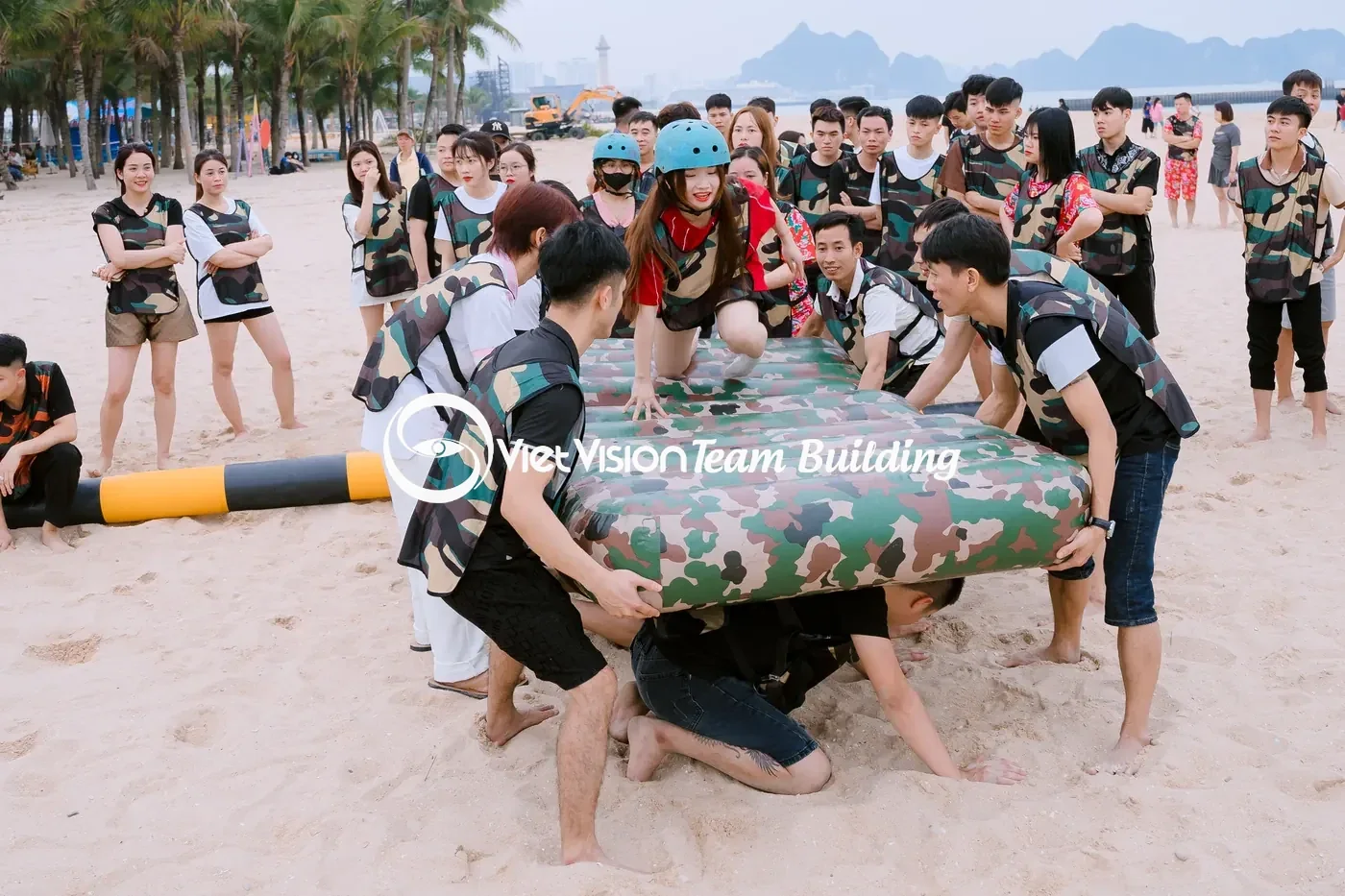 Đoàn tham gia thử thách phối hợp cùng Viet Vision Đoàn tham gia thử thách phối hợp cùng Viet Vision