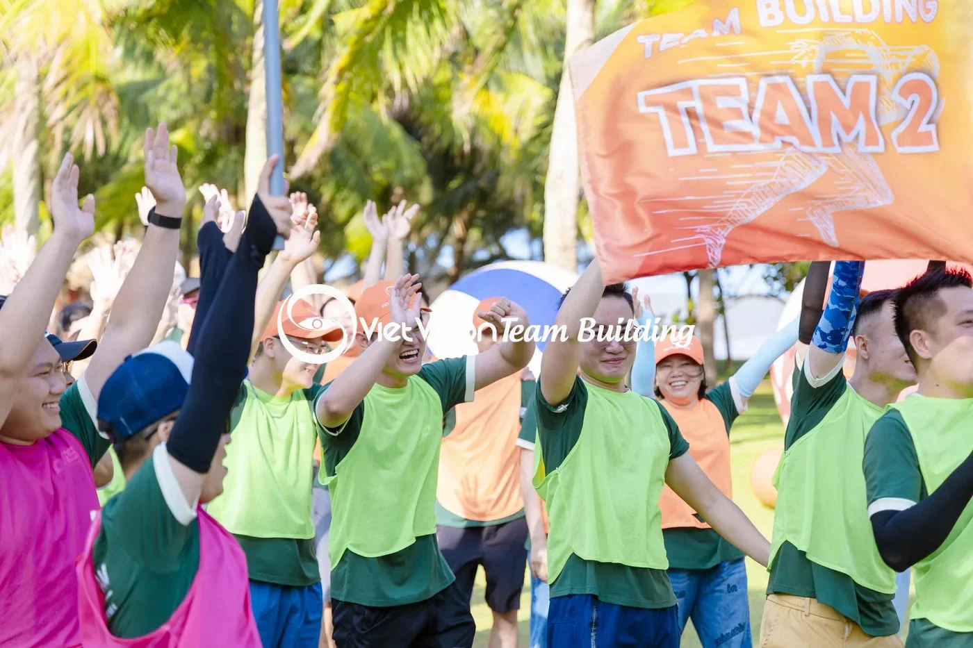 Đoàn tham gia thử thách phối hợp cùng Viet Vision